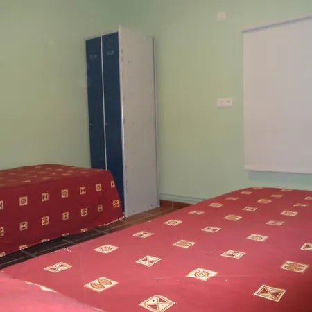 بيت شباب Albergue Cetina